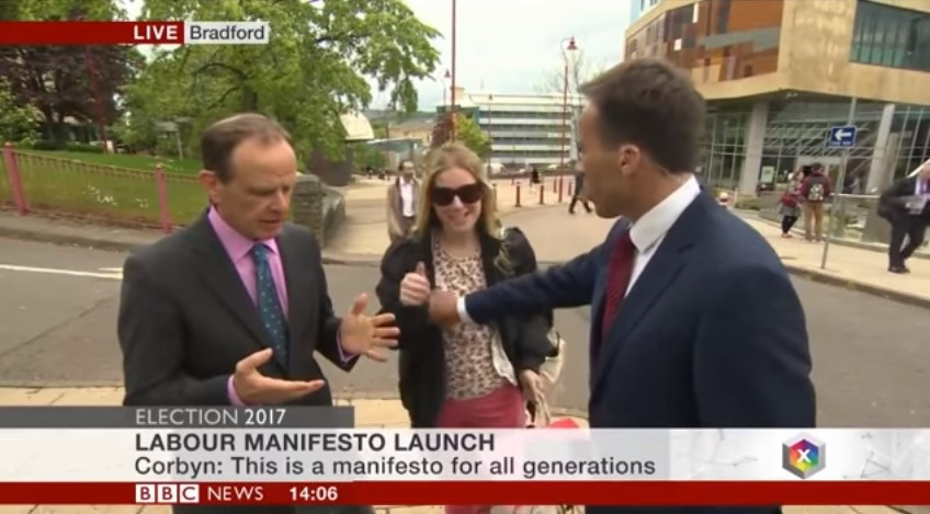 Prezentator BBC, in presa britanica in urma unui gest facut in timpul unui LIVE. Explicatia jurnalistului. VIDEO