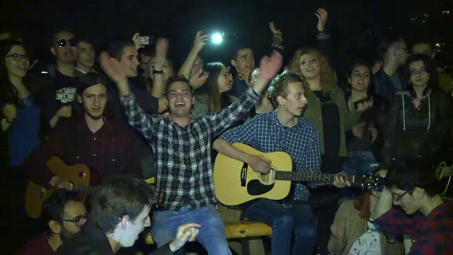 Studentii au intrat in sesiune de joi. Cum au petrecut in Bucuresti ultima noapte inainte de sesiune