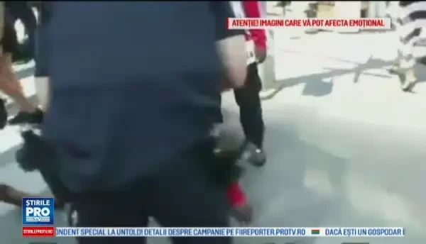 O masina a intrat in trecatori, in Times Square din New York. Soferul, depistat pozitiv, a spus politistilor ca a auzit voci