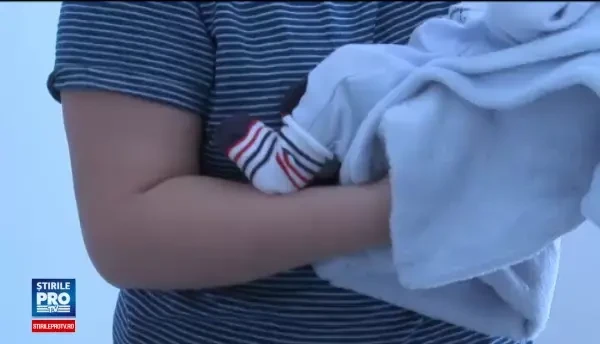 O tanara de 24 de ani din Arad a murit la scurt timp dupa ce a nascut. A sarutat bebelusul, dupa care i s-a facut rau