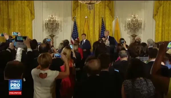 Trump, in fata primului turneu extern, care s-ar putea dovedi decisiv pentru mandatul sau. Analisti: Ii iese sau piere