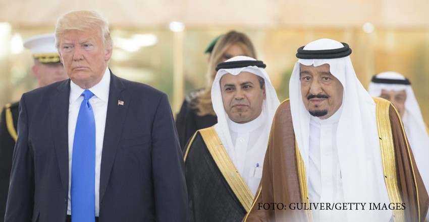 Donald Trump a ajuns in Arabia Saudita, in prima sa vizita de stat. Cum s-a imbracat Prima Doamna FOTO
