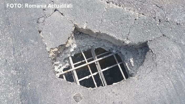 Groapa adanca de 40 de centimetri pe podul de la Fetesti. Circulatia pe sensul spre Bucuresti, ingreunata