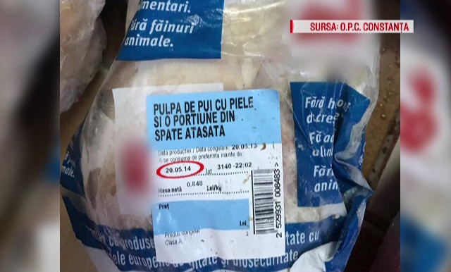 Carne expirata de 6 ANI, gasita de inspectorii ANPC intr-o alimentara. Ce sanctiuni a primit patronul