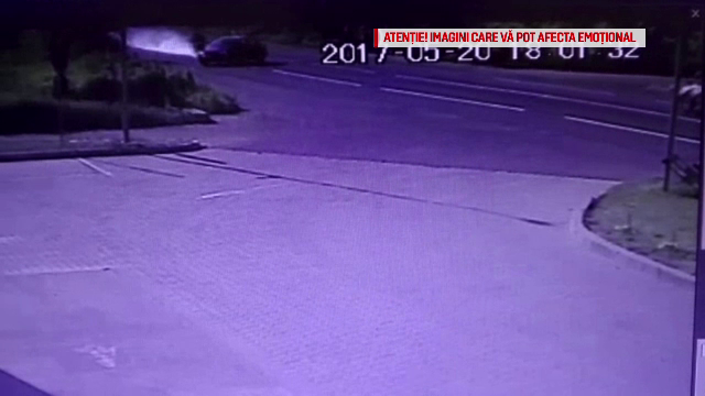 Motociclist de 36 de ani, mort dupa ce a intrat intr-o masina condusa de o soferita de 65 de ani. "Am oprit, m-am asigurat"