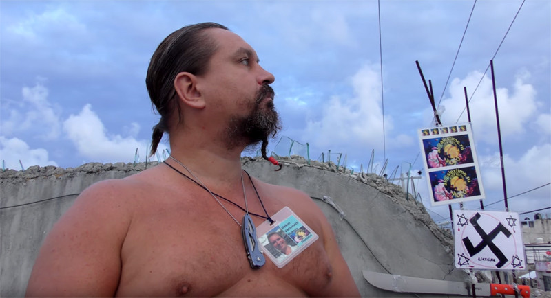 Un blogger nazist din Rusia, fan Hitler si Madonna, la un pas sa fie linsat in Mexic. Ce a postat pe YouTube