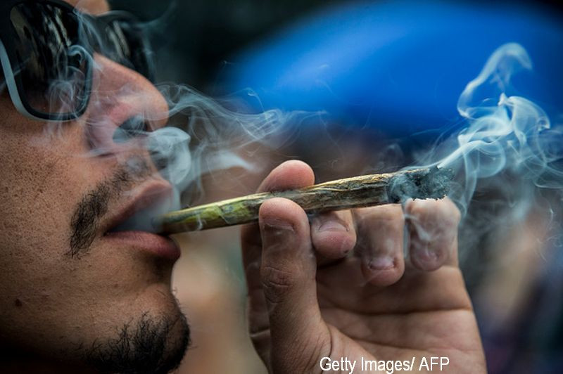 Un britanic a fumat cannabis sintetic si s-a produs o tragedie. Politistii au gasit "o baie de sange" cand au sosit