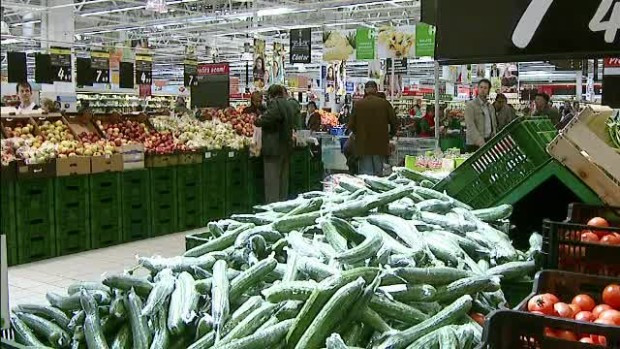 Occident si estul lumii. Romanii accepta situatia dublului standard si au impresia ca au acces ieftin la ce este mai bun