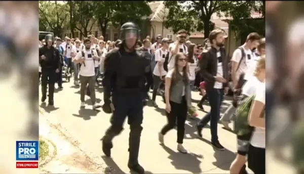 Marsul comunitatii LBGT din Republica Moldova, oprit de fortele de ordine. Dodon: Nu sunt presedintele homosexualilor!