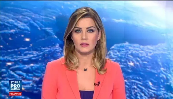 Politia din Bacau il cauta pe acest barbat. Cum a fost surprins de camera dintr-un bar in timp ce angajata servea clientii