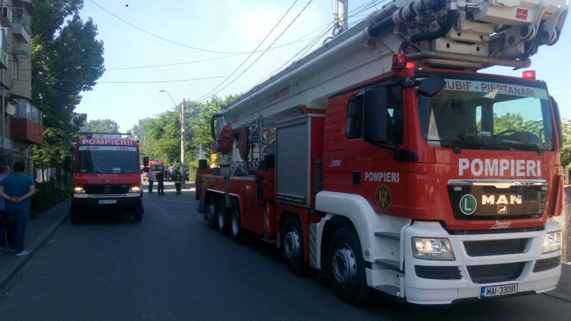 O explozie puternica urmata de un incendiu violent a speriat mai multi oameni in Capitala. De la ce a plecat totul