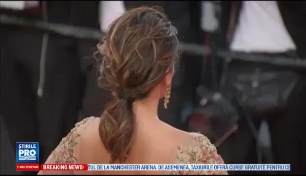 Nicole Kidman a stralucit pe covorul rosu la Cannes. Actrita australiana are nu mai putin de patru pelicule la festival. FOTO