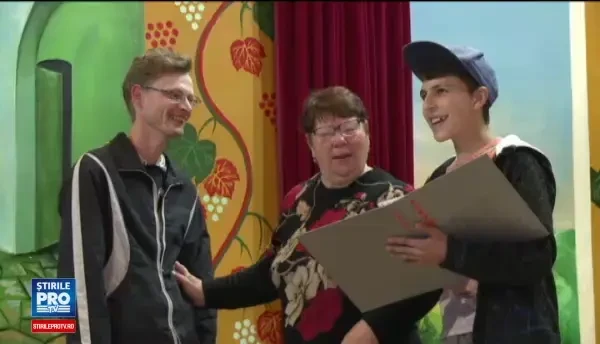 Mai multi sateni vor sa puna in scena o piesa muzicala de teatru din anii '50: Cum sa fie, ca un Alain Delon de Rasinari