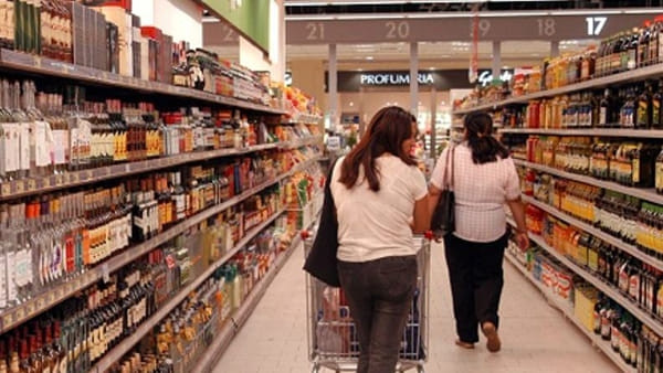 O moldoveanca a cumparat produse in valoare de 600 de euro cu numai 8 euro. Cum a reusit