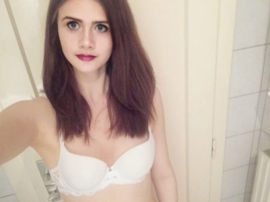 O eleva de 18 ani si-a scos la licitatie virginitatea, dupa modelul romancei Alexandra Kefren. Cati bani spera sa obtina