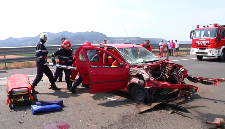 Un barbat a murit dupa ce a intrat cu masina intr-un parapet pe autostrada Sibiu-Orastie
