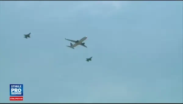 Prima aeronava din cele doua achizitionate de Tarom a aterizat la Bucuresti. Cum arata Sarmizegetusa. FOTO