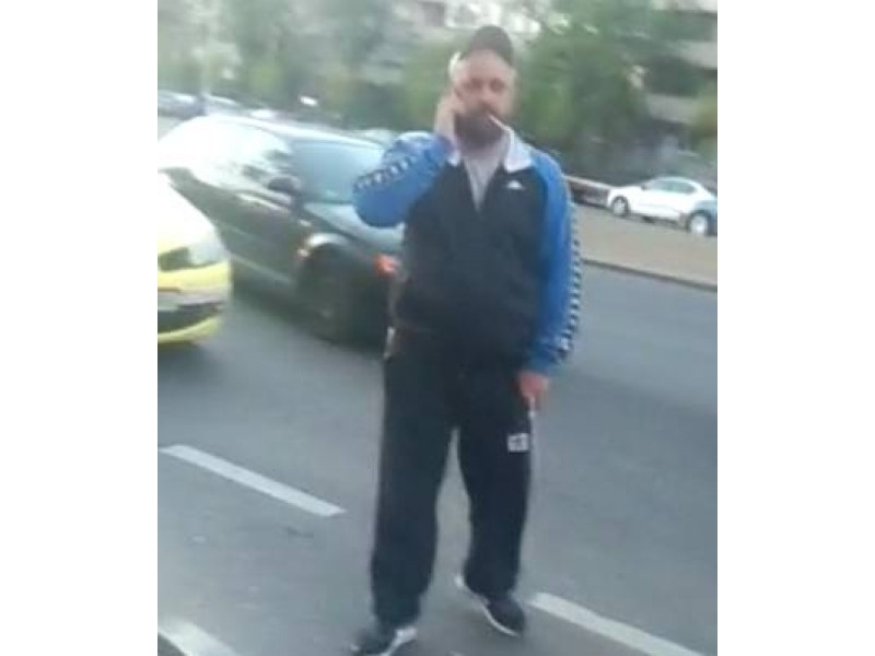 tanar batut in autobuz