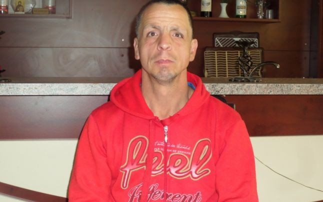 Povestea de viata a barbatului care se chinuie de 5 ani sa demonstreze ca traieste. Cum l-au "omorat" autoritatile de 2 ori