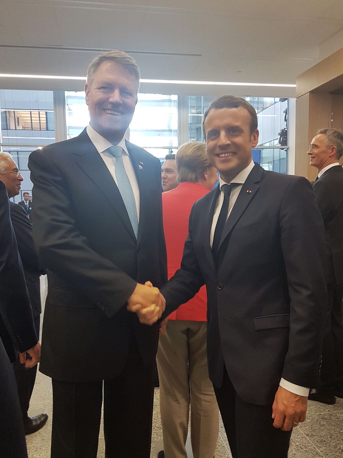 Klaus Iohannis, Emmanuel Macron - stiri