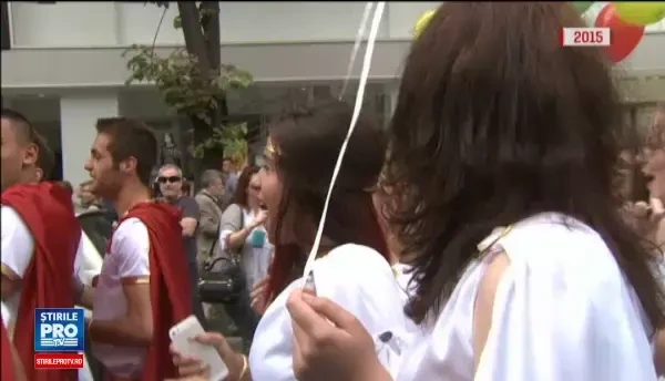 Parada liceelor de elita din Capitala, mutata pe trotuare. Cum a distrus Primaria traditia ce a rezistat si comunistilor