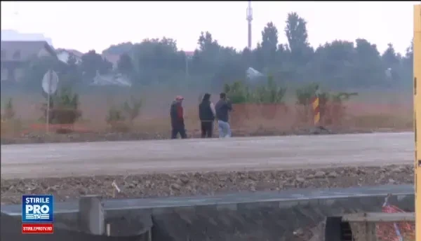 Muncitori monitorizati cu drone-spion. Cum vor autoritatile sa oblige firmele sa termine 90 de km de autostrada in 2017