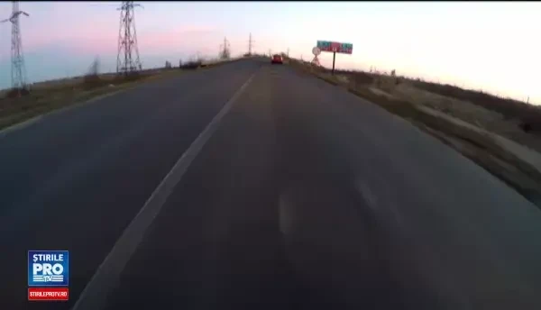 Milioane de euro cheltuite pe drumuri care se distrug dupa o iarna. Ce s-a vazut in laborator la o bucata rupta de asfalt