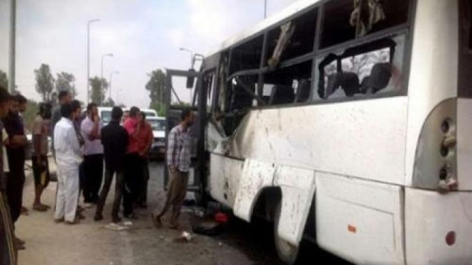 Cel putin 26 de persoane, ucise in Egipt dupa ce mai multi barbati au deschis focul asupra autobuzului in care se aflau