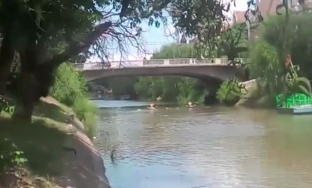 Un timisorean a murit dupa ce s-a aruncat in Bega pentru a scapa de un barbat care voia sa-l bata