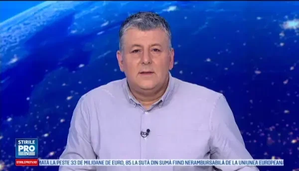 Un hot a incercat sa ii fure masina unei femei, dar s-a facut de ras. Ce s-a intamplat cand soferita s-a urcat pe capota