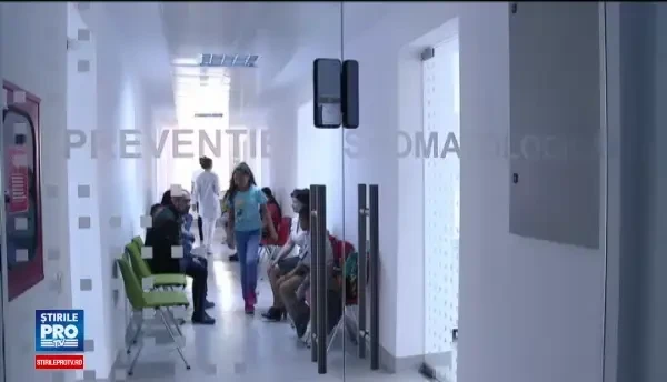 Gratie unei fundatii, zeci de copii sarmani din Cluj au ajuns, pentru prima data, pe scaunul medicului stomatolog