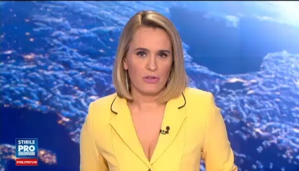 Incendiu violent la o hala din Ilfov, in care este depozitata o arhiva. Interventia pompierilor, ingreunata de vant