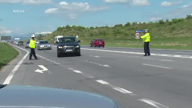 Zeci de şoferi, prinşi circulând cu peste 180 la oră în ultimele zile. Cine a reuşit recordul de 218 km/h