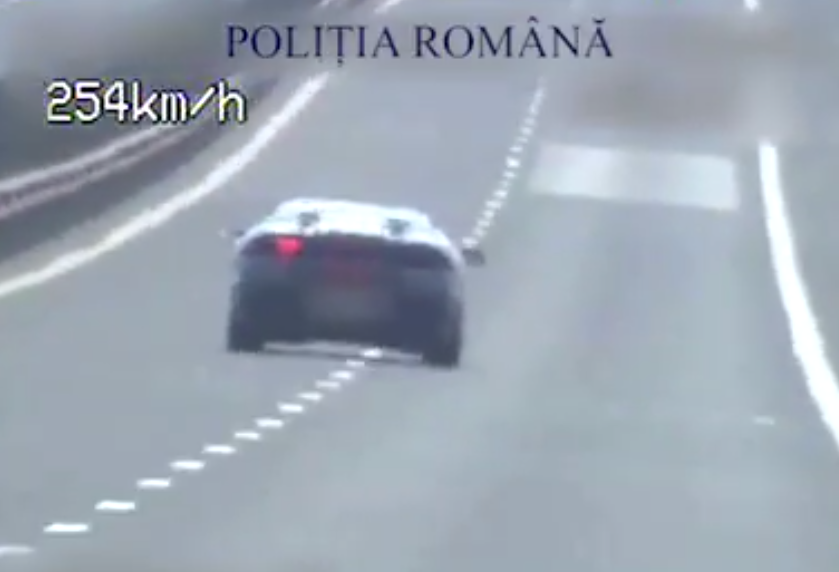Un sofer a depasit un record pe autostrada Sibiu-Deva. A avut o viteza cu 4 km/h mai mare decat a unui avion la decolare