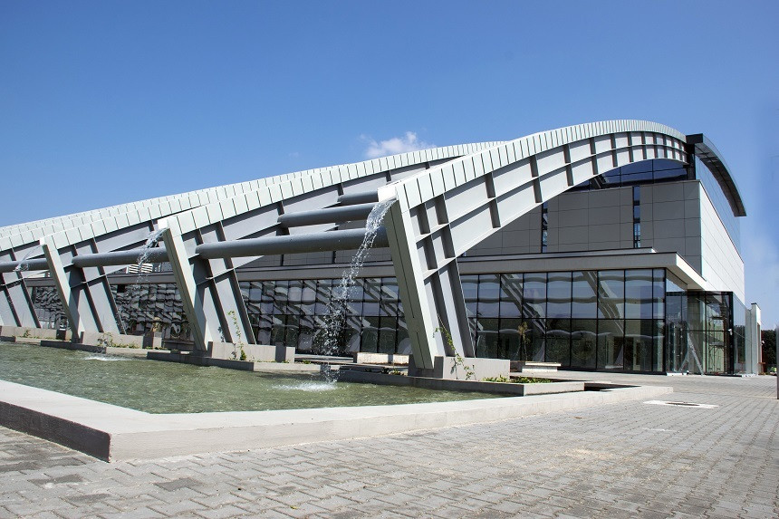 Laserul de la Magurele a fost asamblat si au inceput primele teste. Cand va fi obtinut primul fascicul laser