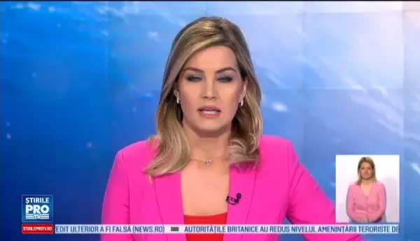 Depozitul cu acte din Ilfov arde de peste 40 de ore. Pompierii nu se pot apropia prea mult de constructie