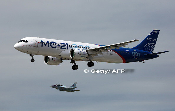 Rusia a testat in premiera un nou avion de pasageri. Moscova si Beijingul pun presiuni pe Boeing si Airbus. VIDEO