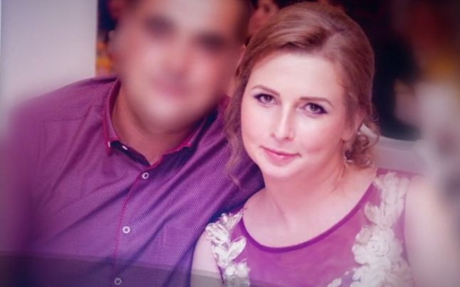 O tanara de 22 de ani, insarcinata in luna a 8-a, s-a sinucis in Bihor. Sotul a gasit-o in locuinta