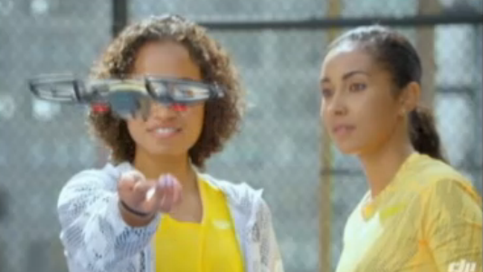 iLikeIT. Noua categorie de drone ajunge pe piata. Dronele "sociale" incap in buzunar si fac filmari spectaculoase