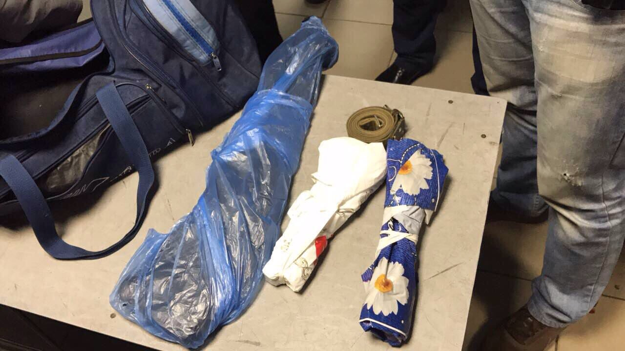 Politia de frontiera a oprit un tanar care venea din Rusia cu o geanta plina cu pungi. Ce ascundea de fapt barbatul