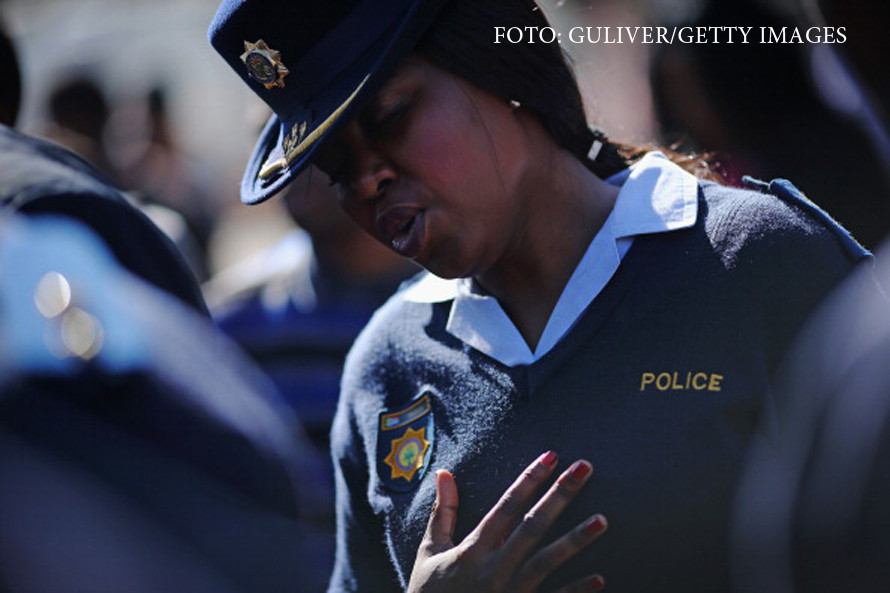 Un tanar din Africa de Sud se plange ca a fost violat timp de 3 zile de un grup de femei. Cum a scapat in final