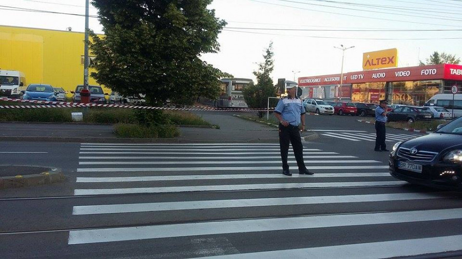 Un colet suspect a fost descoperit intr-un cartier din Galati. O echipa de pirotehnisti a intervenit de urgenta