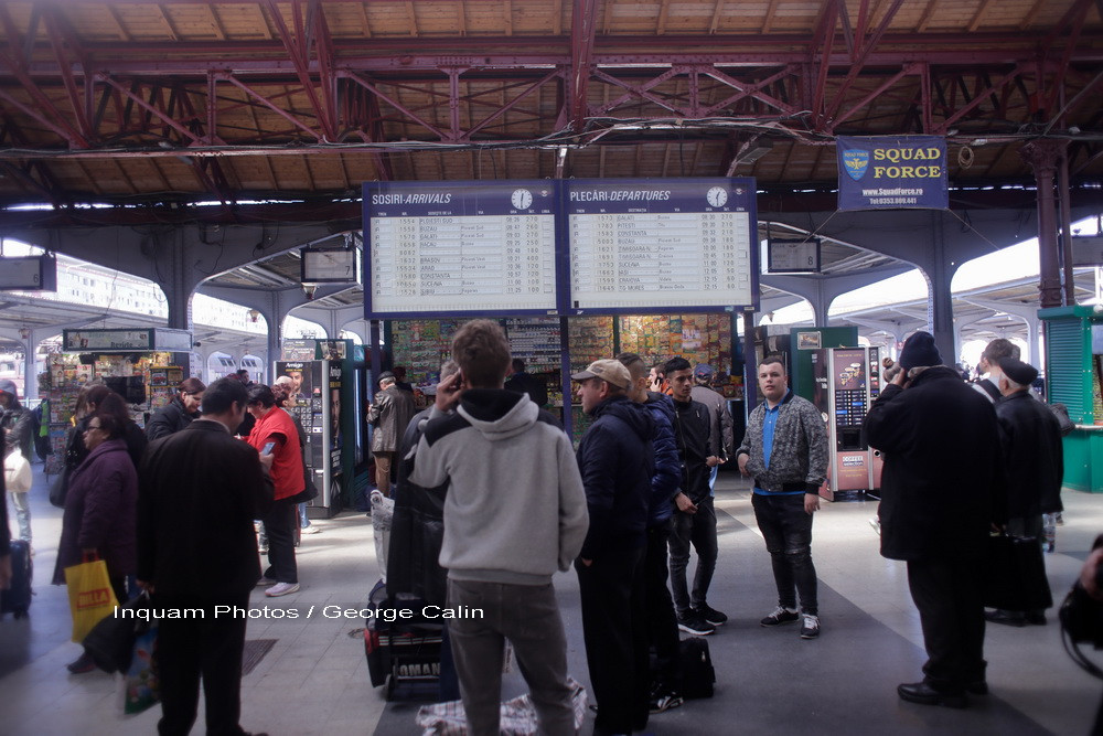 Exercitiu de simulare a interventiei in cazul unei amenintari cu bomba, in Gara de Nord. Trecatorii, nervosi sau curiosi