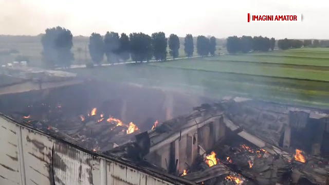 Depozitul de arhivare din Ilfov arde de patru zile. Bancile care au confirmat ca au ramas fara documente; cine le va reface