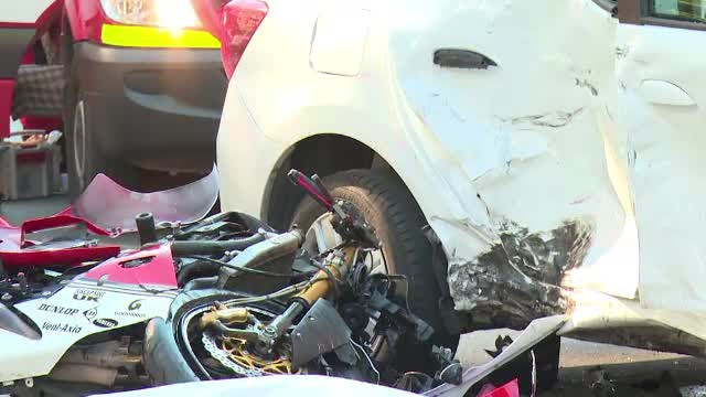 Un tanar motociclist a murit pe loc dupa ce a intrat cu viteza intr-o masina. Bogdan era casatorit si avea 2 copii