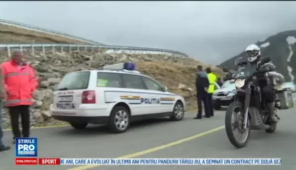 Transalpina, redeschisa mai devreme cu trei zile. Soseaua i-a cucerit pe cativa motociclisti germani