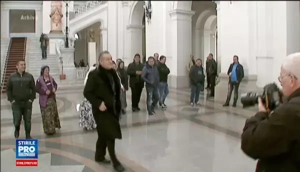 Gigi Becali ar putea fi obligat sa-i plateasca daune fostului deputat Remus Cernea. Daca vrea bani, sa se duca sa munceasca