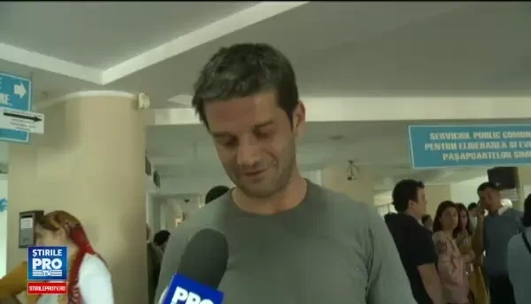 Cozi uriase la Pasapoarte, in Pipera. Cristi Chivu, printre cei care au abandonat sa mai astepte la rand