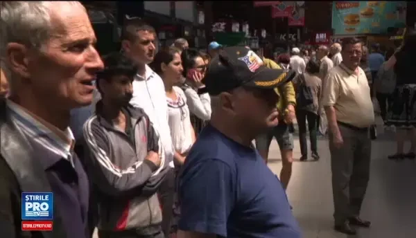 Exercitiu de simulare a interventiei in cazul unei amenintari cu bomba, in Gara de Nord. Trecatorii, nervosi sau curiosi