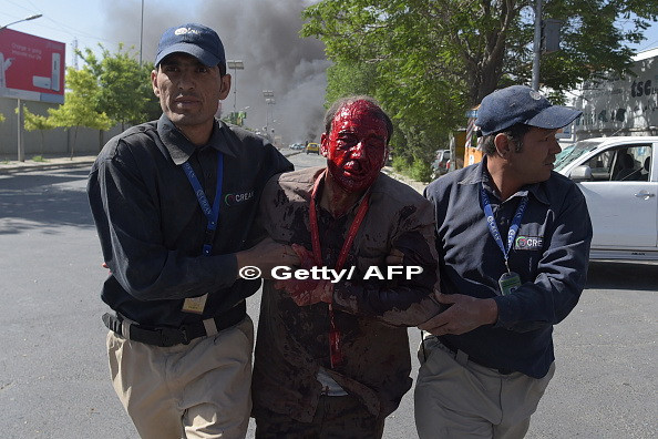 Atac cu masina capcana in cartierul diplomatic din Kabul. Reuters: Peste 90 de oameni au murit, iar 400 sunt raniti